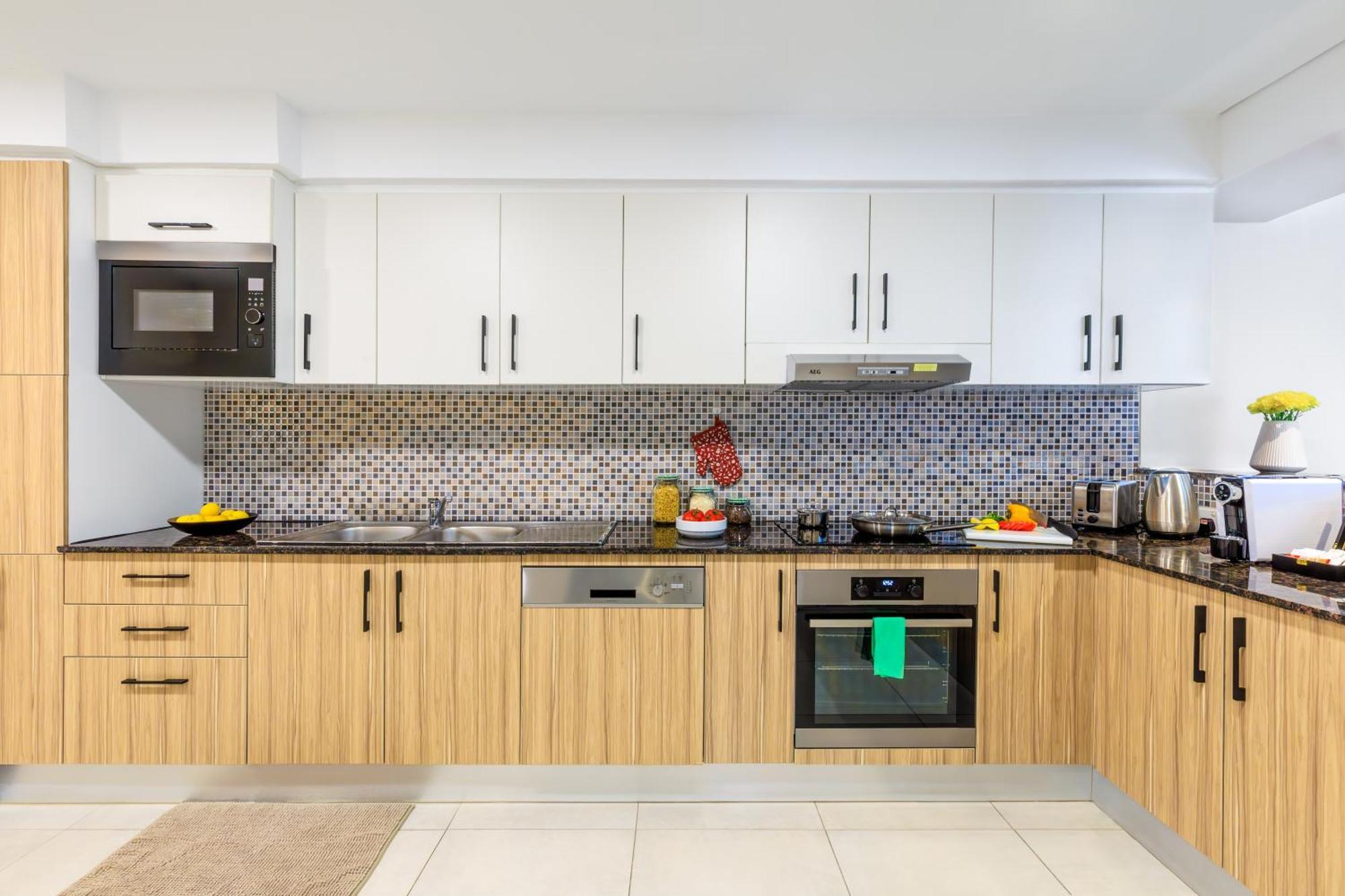 Somerset West Bay Doha Exterior photo A modern Australian kitchen